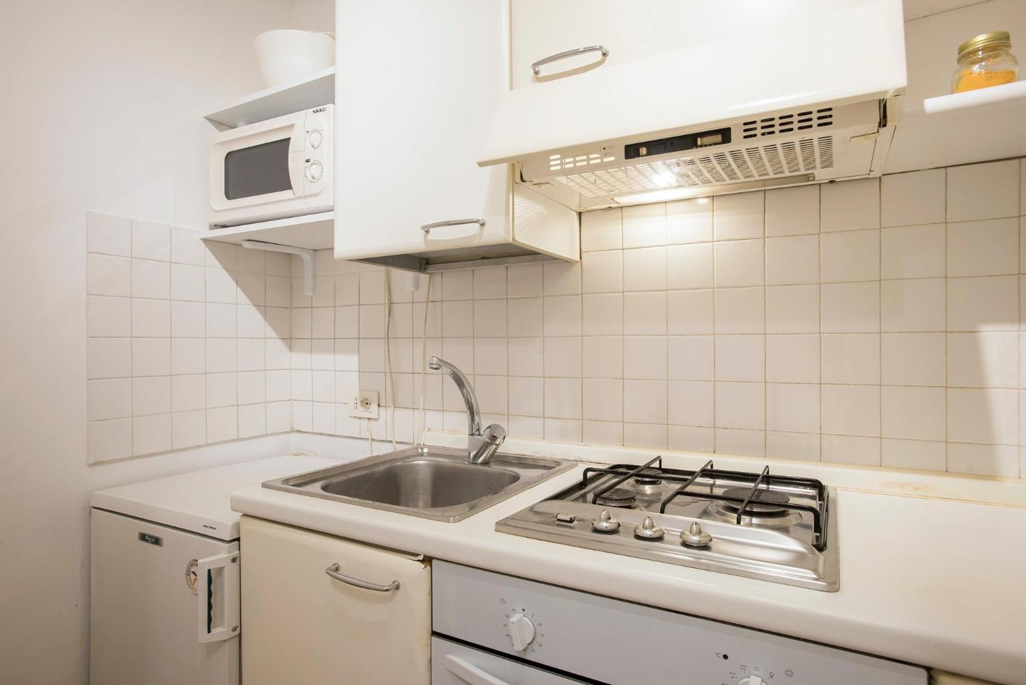 Apartment Eri's Rom